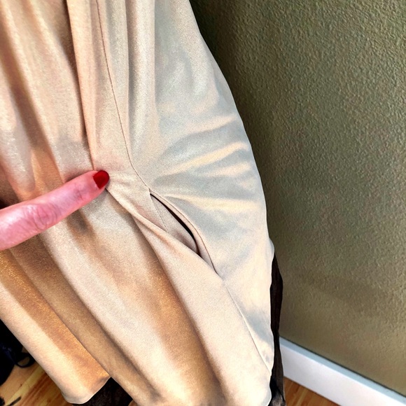 Guess Gold dress - Picture 4 of 8